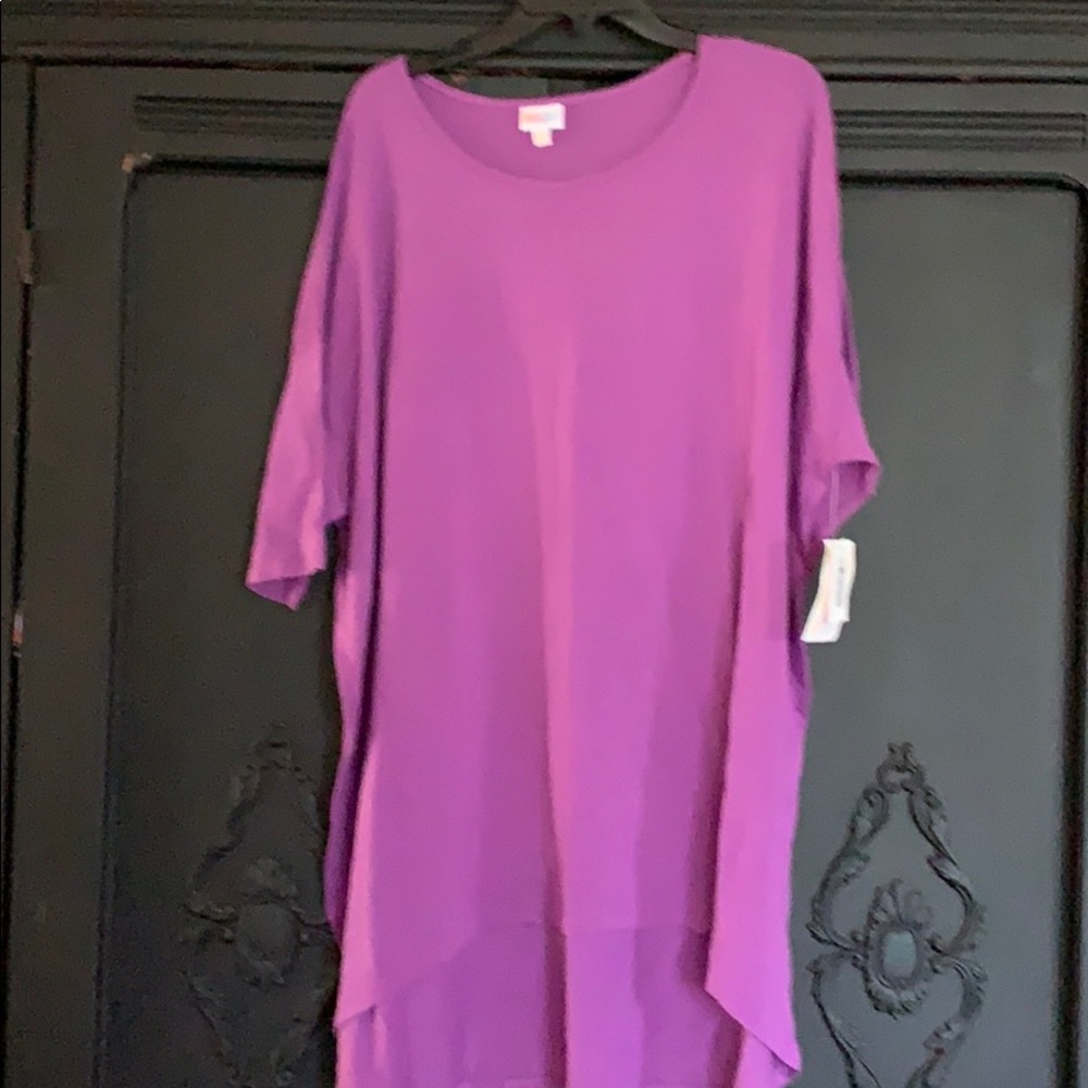 Women’s lularoe shirt